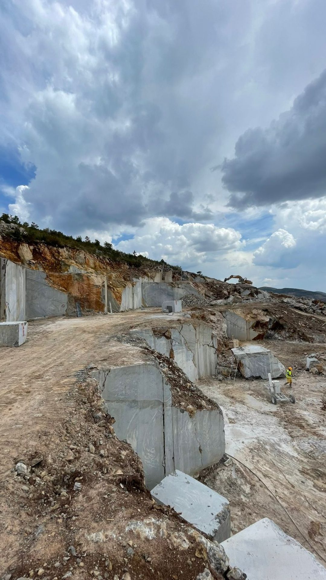 WhatsApp Image 2025-01-12 at 13.26.04_a2a6e399